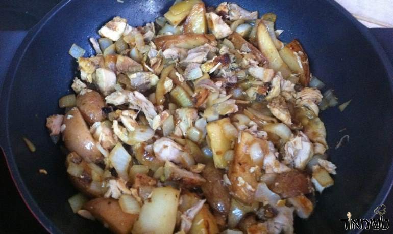 תבשיל שאריות עוף ותפוחי אדמה